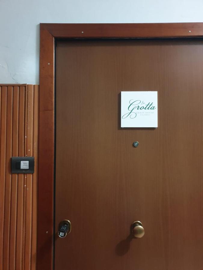 La Grotta Stazione Vila Salerno Exterior foto